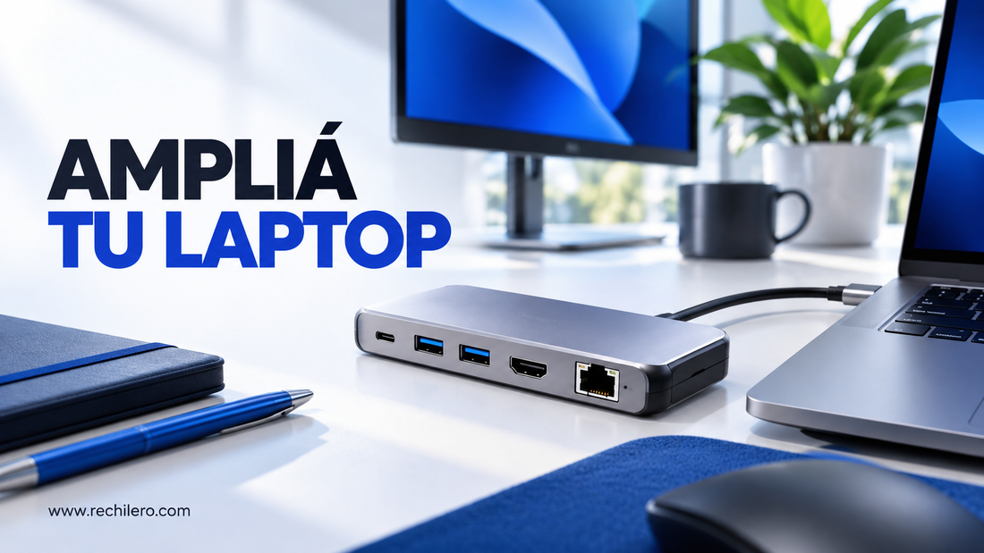 Hub USB-C con puertos para conectar accesorios junto a una laptop en un escritorio.