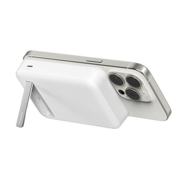 Batería externa magnética Belkin BoostCharge Pro Qi2 15 W 10K, blanca
