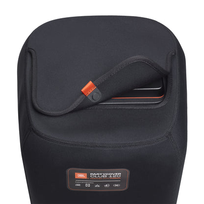 Cuando no estés usando tu JBL PartyBox Club 120 para animar el ambiente guárdalo de forma segura con la funda JBL PartyCover Club 120. Fabricada con el mismo material que un traje de buceo esta funda elegante duradera resistente al polvo y a los rayones es ligera y flexible pero lo suficientemente resistente como para proteger tu PartyBox Club 120 de daños durante el almacenamiento y el transporte. Protege tu inversión en sonido con la funda JBL PartyCover Club 120. Guatemala