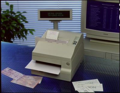 Epson TM U950 - Impresora de recibos - matriz de puntos - A4 - 167 cpp - 9 espiga - hasta 311 caracteres/segundo - serial - blanco frío Guatemala