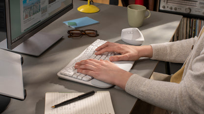 Logitech - Keyboard - Wave keys - Spanish - Off white Guatemala