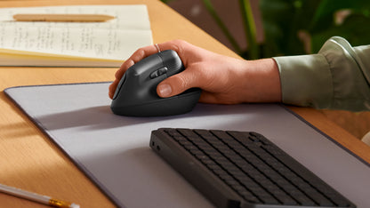 Logitech Lift Vertical Ergonomic Mouse - Ratón vertical - ergonómico - 6 botones - inalámbrico - 2.4 GHz Bluetooth - receptor de USB Logitech Logi Bolt - grafito Guatemala