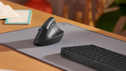 Logitech Lift Vertical Ergonomic Mouse - Ratón vertical - ergonómico - 6 botones - inalámbrico - 2.4 GHz Bluetooth - receptor de USB Logitech Logi Bolt - grafito Guatemala