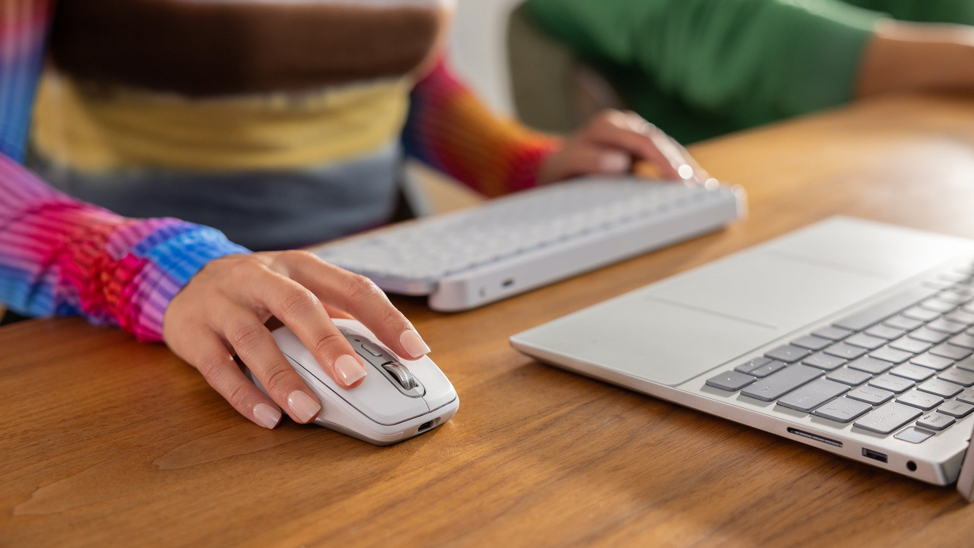 Logitech MX Anywhere 3S - Ratón - óptico - 6 botones - inalámbrico - Bluetooth - receptor de USB Logitech Logi Bolt - gris pálido Guatemala