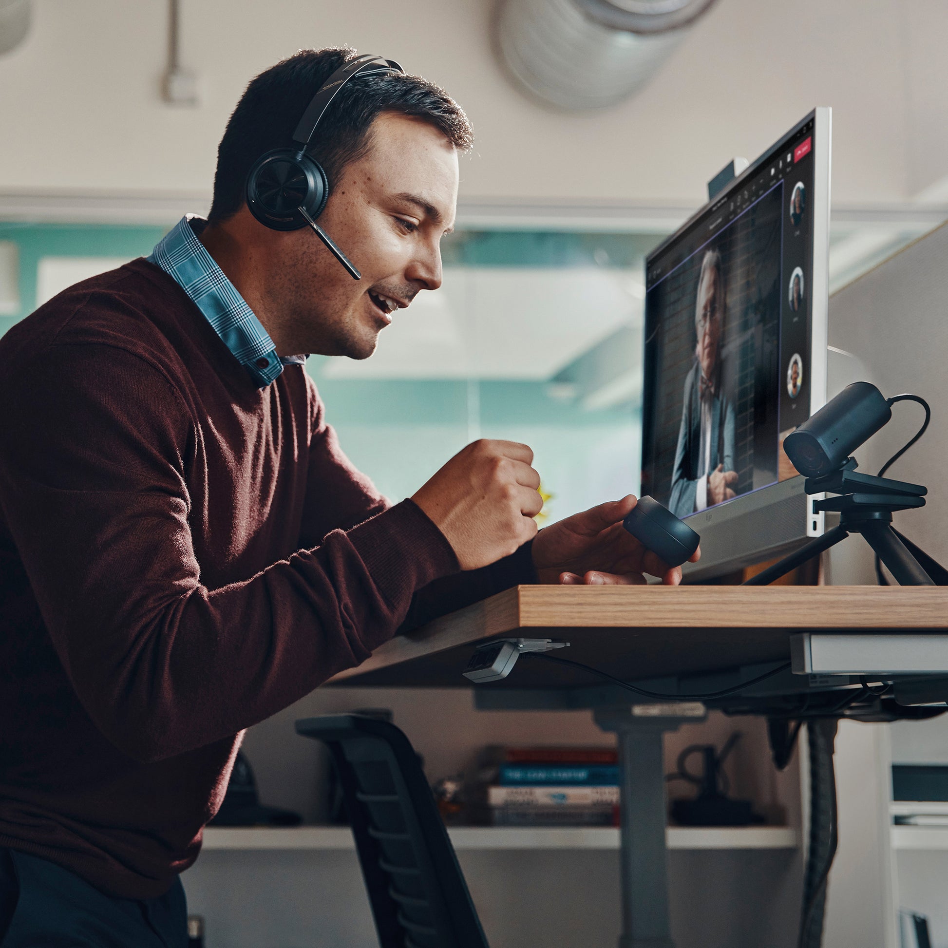 POLY - Headset - Voyager Focus 2 Microsoft Guatemala